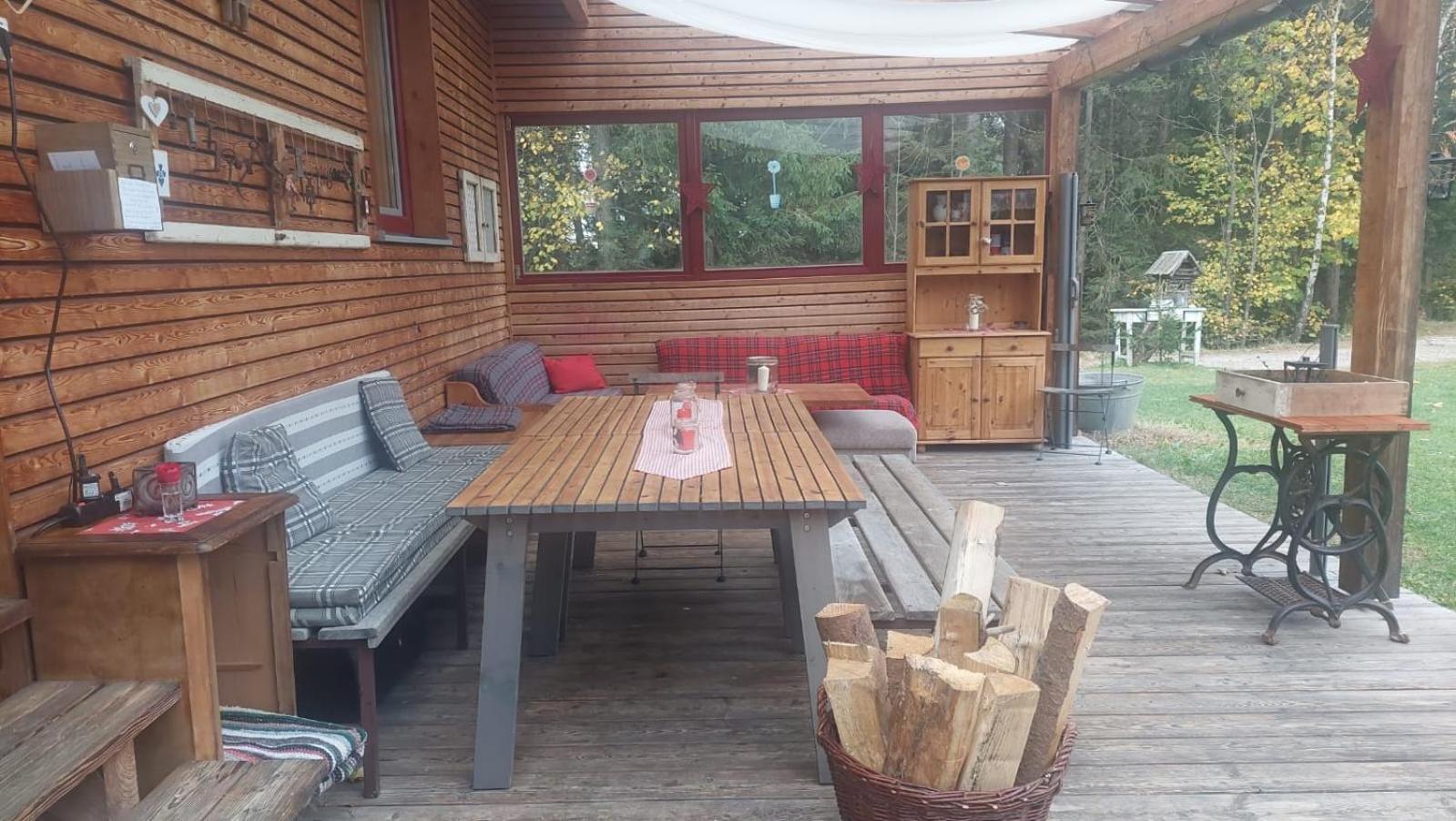 Ferienhaus Im Wald Edelschrott エクステリア 写真