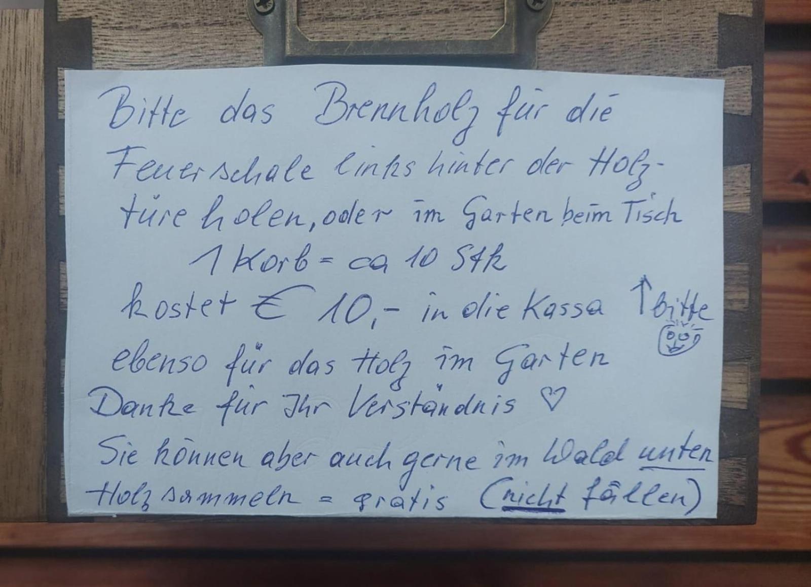 Ferienhaus Im Wald Edelschrott エクステリア 写真