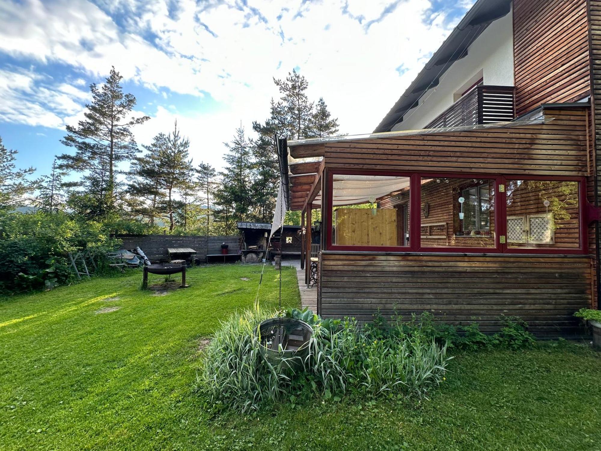 Ferienhaus Im Wald Edelschrott エクステリア 写真