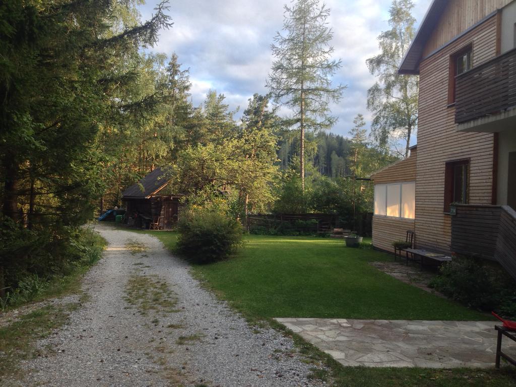 Ferienhaus Im Wald Edelschrott エクステリア 写真